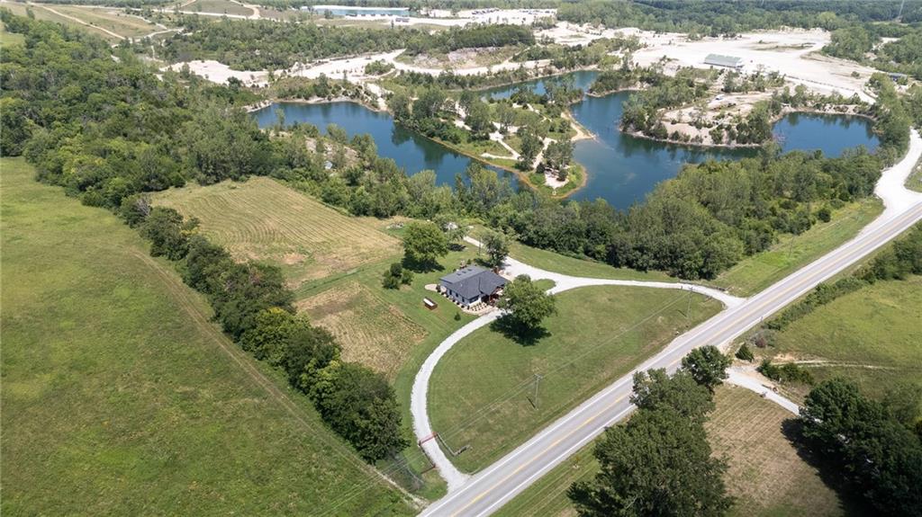 35932 10 Highway Property Photo 5