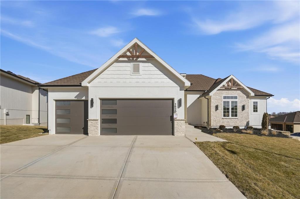 1520 Ne Stewart Place Property Photo
