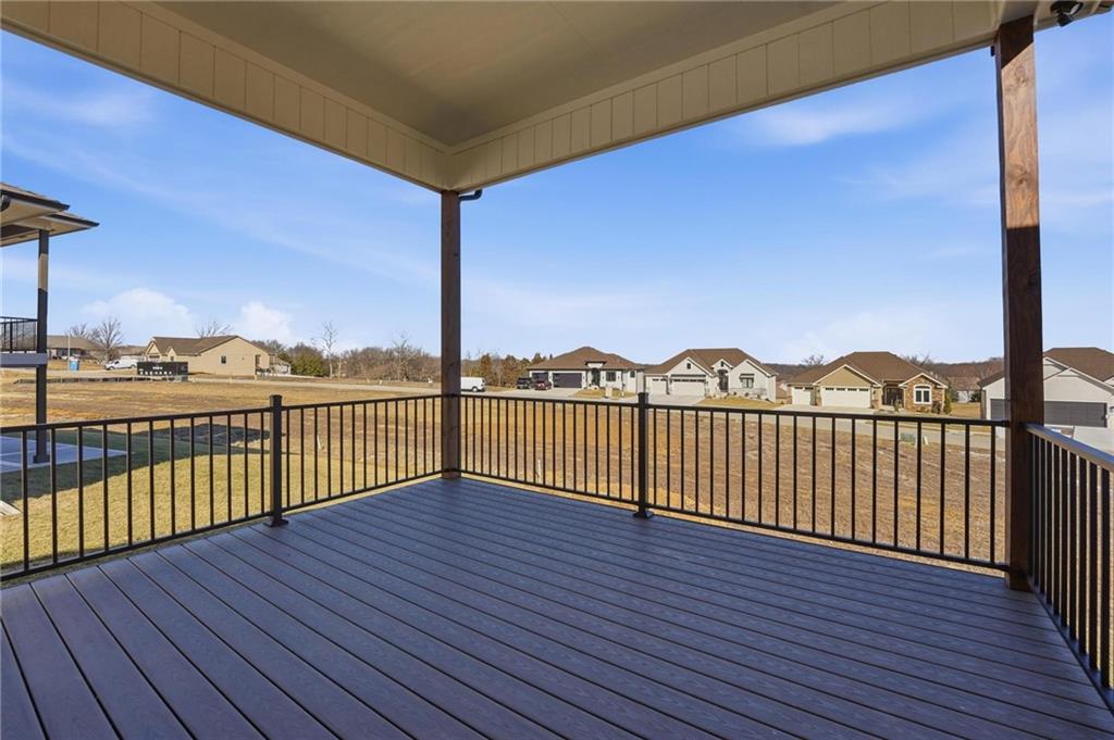 1520 Ne Stewart Place Property Photo 46