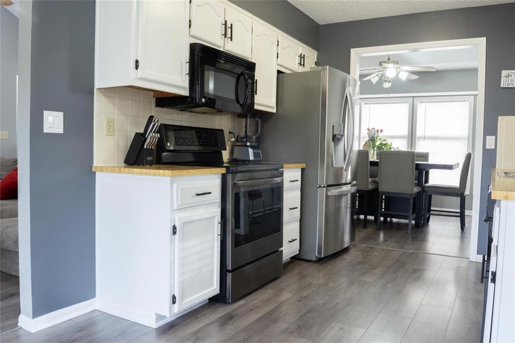 11526 N Wayne Avenue Property Photo 3