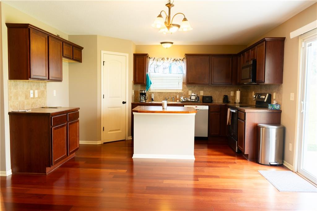 20204 E 23rd Terr Court Property Photo 2