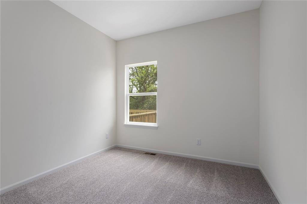 615 Fall Creek Drive Property Photo 18