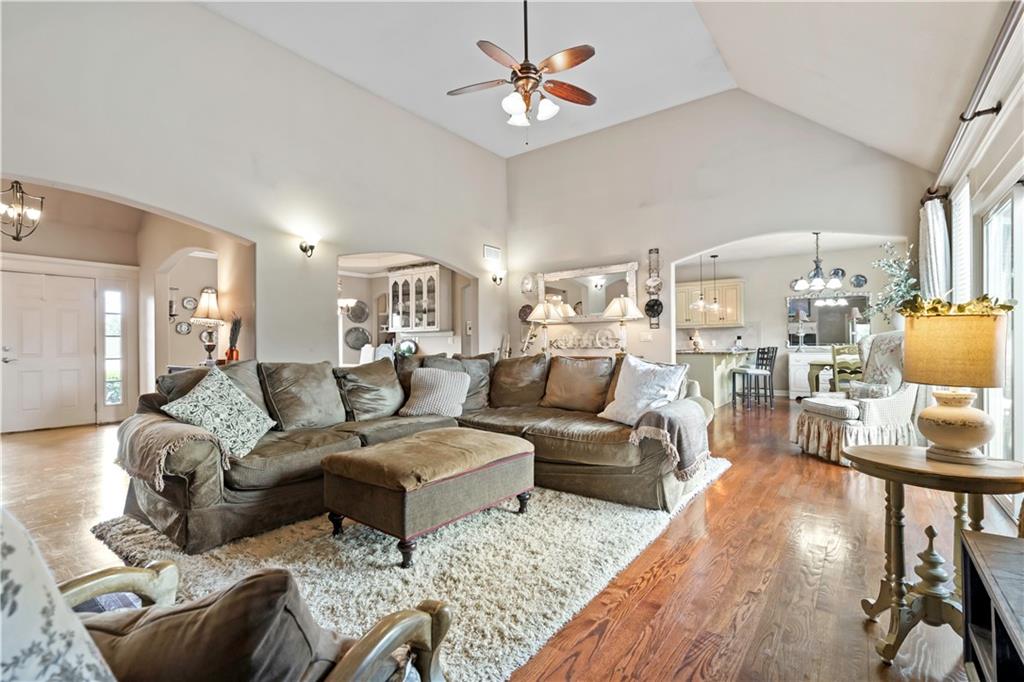 28919 Hackberry Circle Property Photo 14
