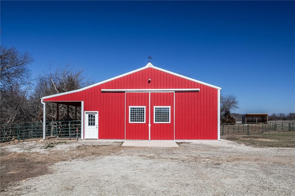 537 E 550 Road Property Photo 37