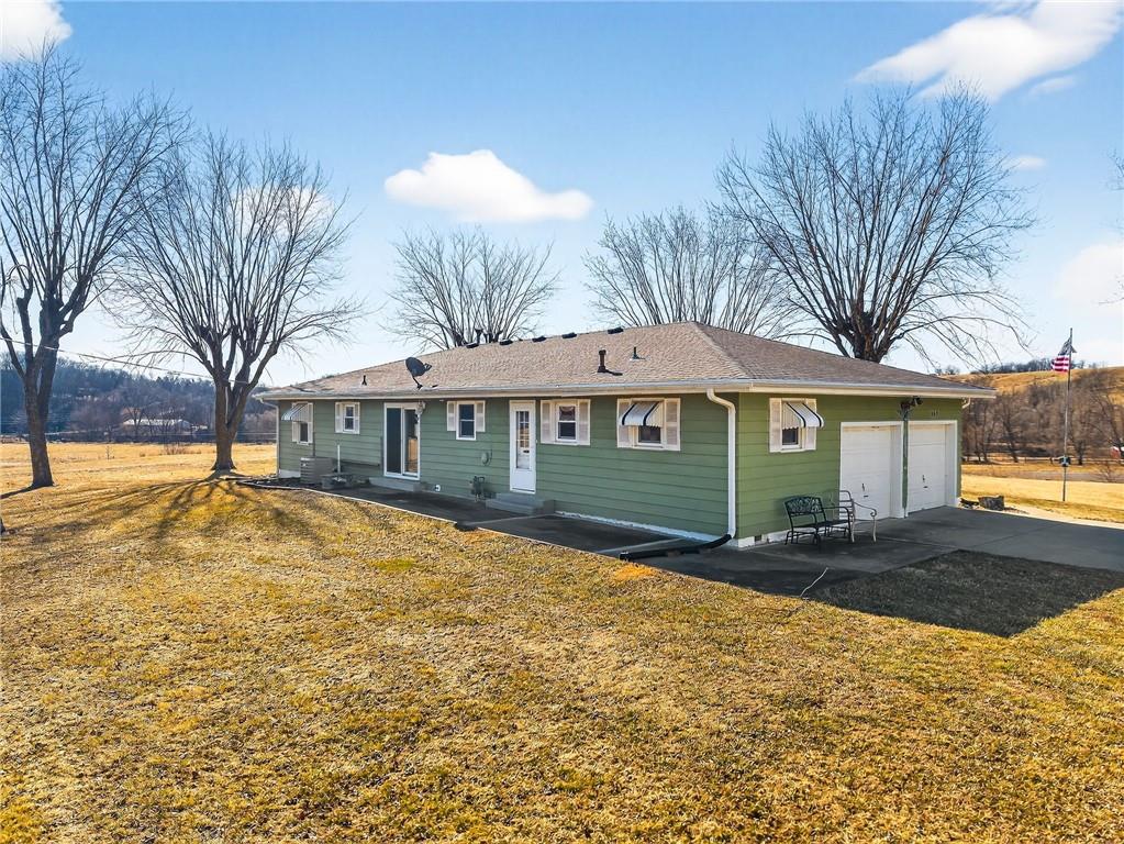 1869 190th Road Property Photo 4