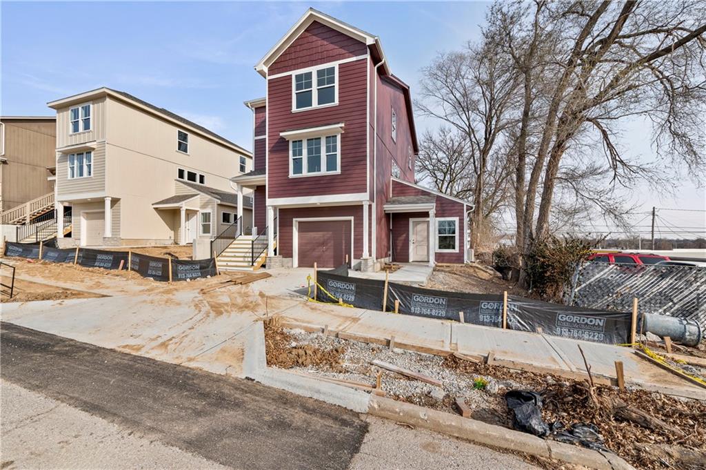 1114 Armstrong Avenue Property Photo 2