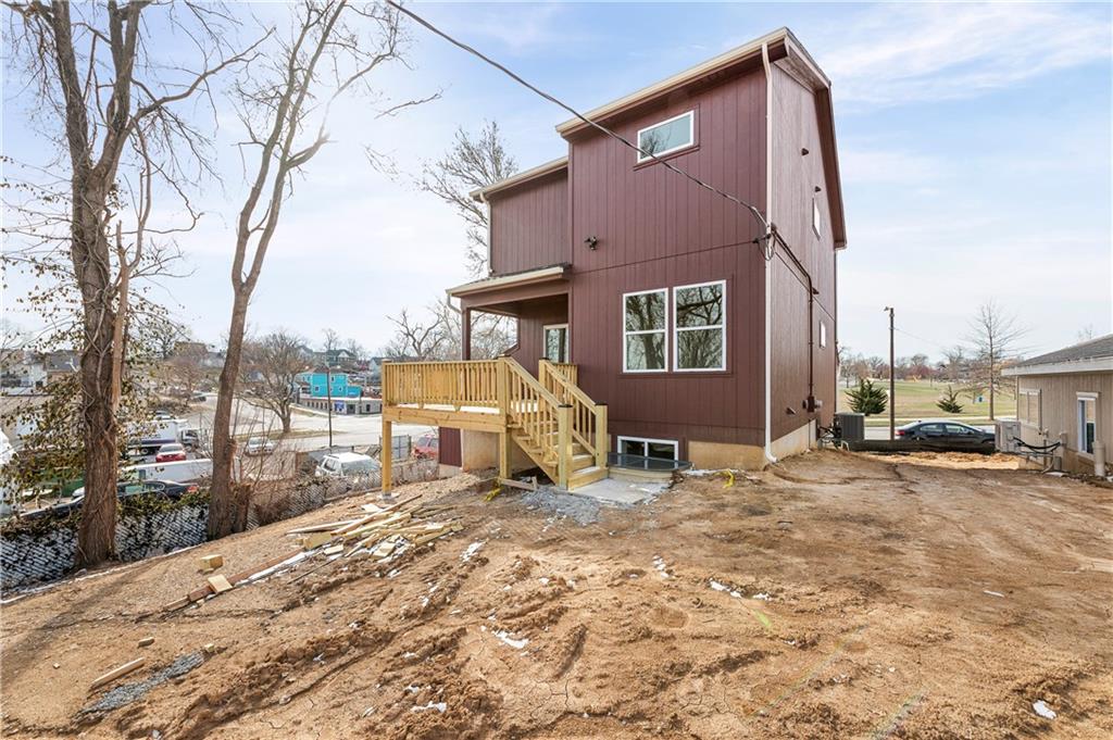 1114 Armstrong Avenue Property Photo 25