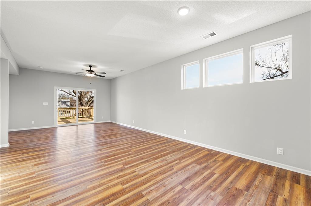 1114 Armstrong Avenue Property Photo 40