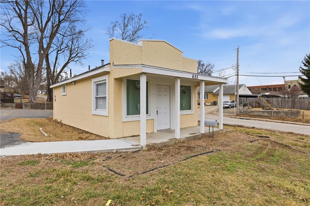 625 W 23rd Street Property Photo 3