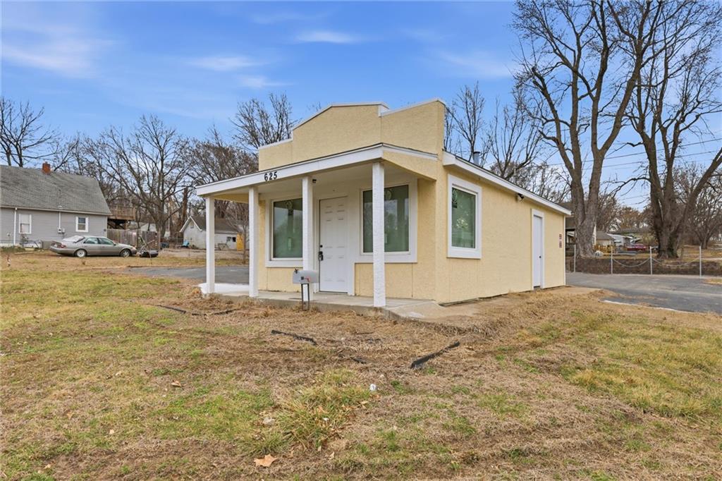 625 W 23rd Street Property Photo 4