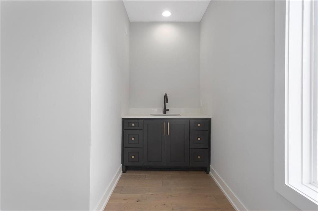 9727 N Montclair Avenue Property Photo 27