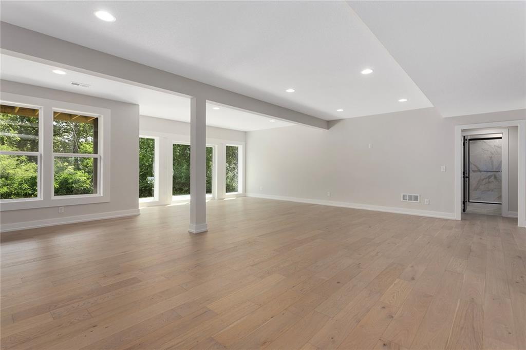 9727 N Montclair Avenue Property Photo 30