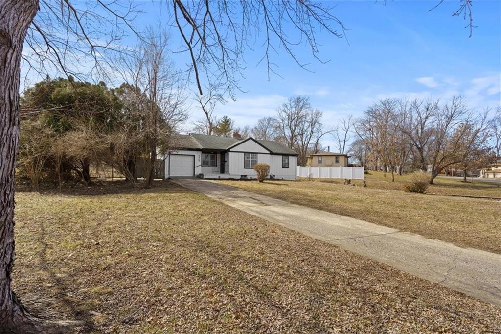 7505 E 130th Street Property Photo 2