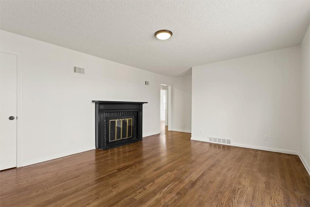 7505 E 130th Street Property Photo 4