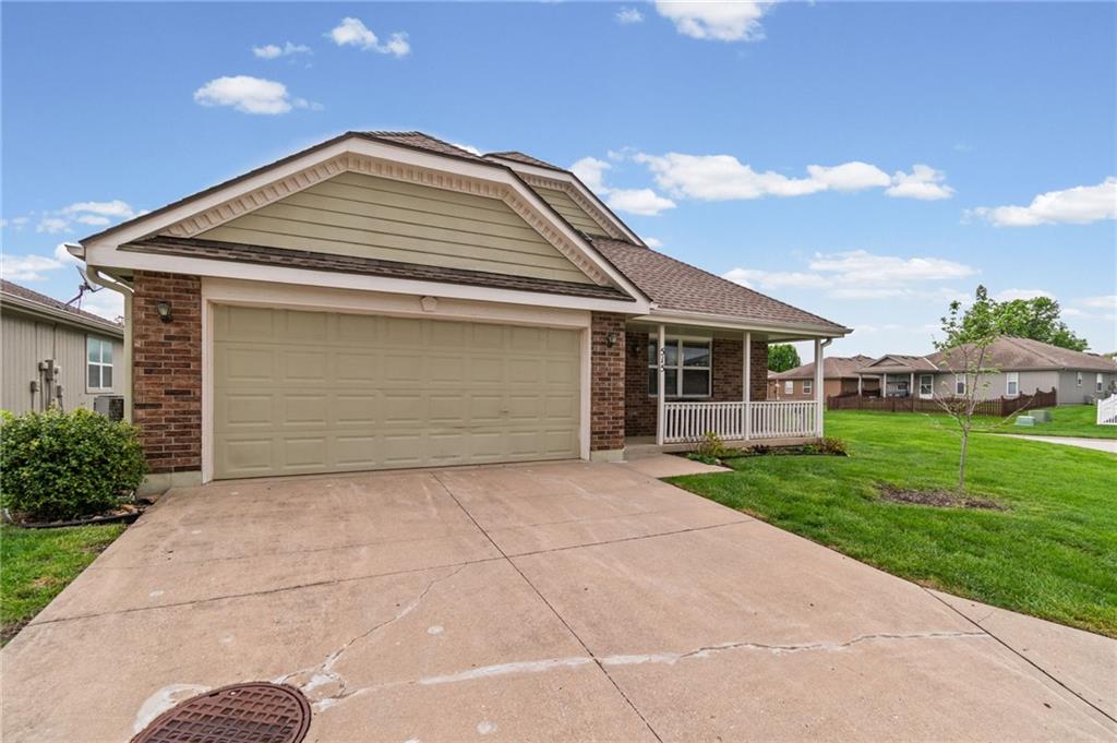 515 S Saturn Drive Property Photo 3