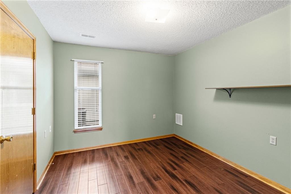 515 S Saturn Drive Property Photo 15