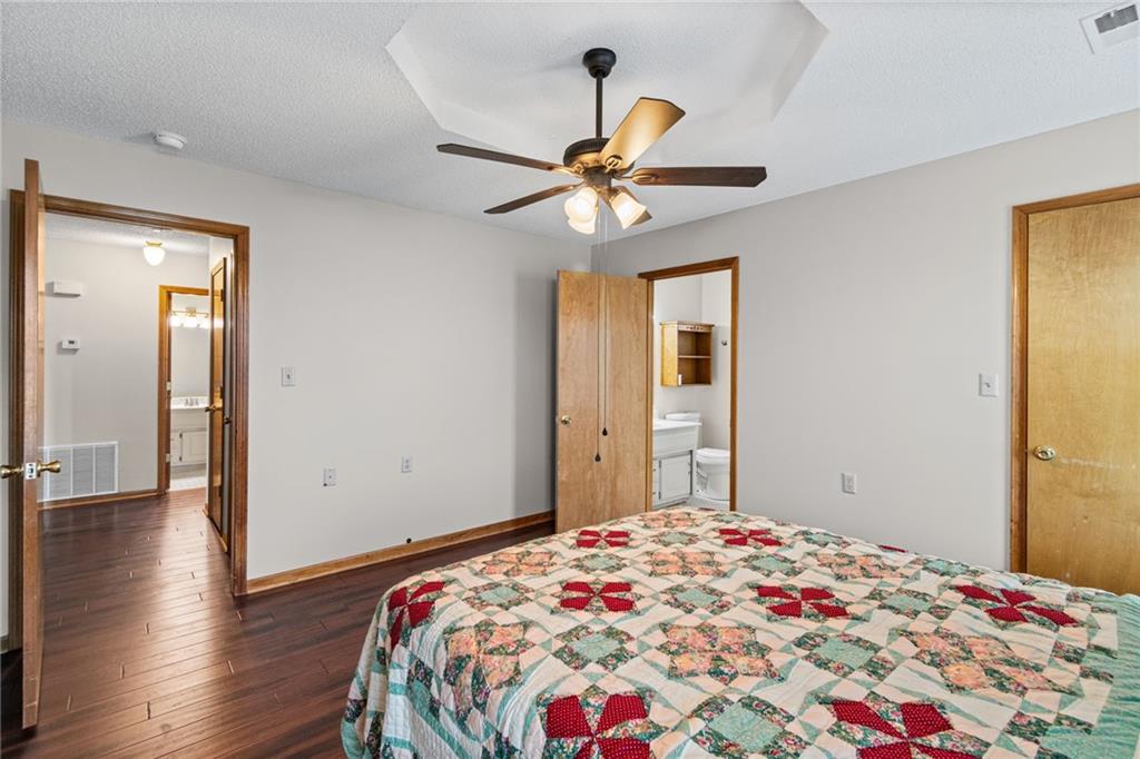 515 S Saturn Drive Property Photo 18