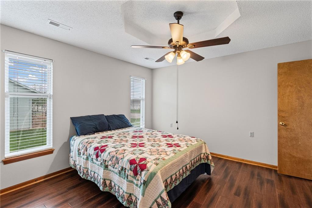 515 S Saturn Drive Property Photo 19