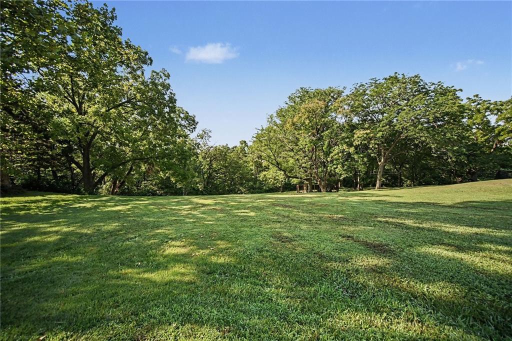 6501 Nw Valley View Drive Property Photo 3