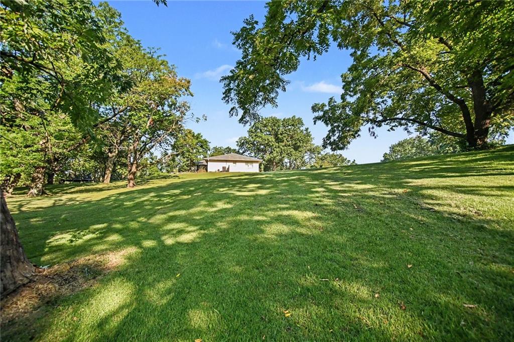 6501 Nw Valley View Drive Property Photo 8