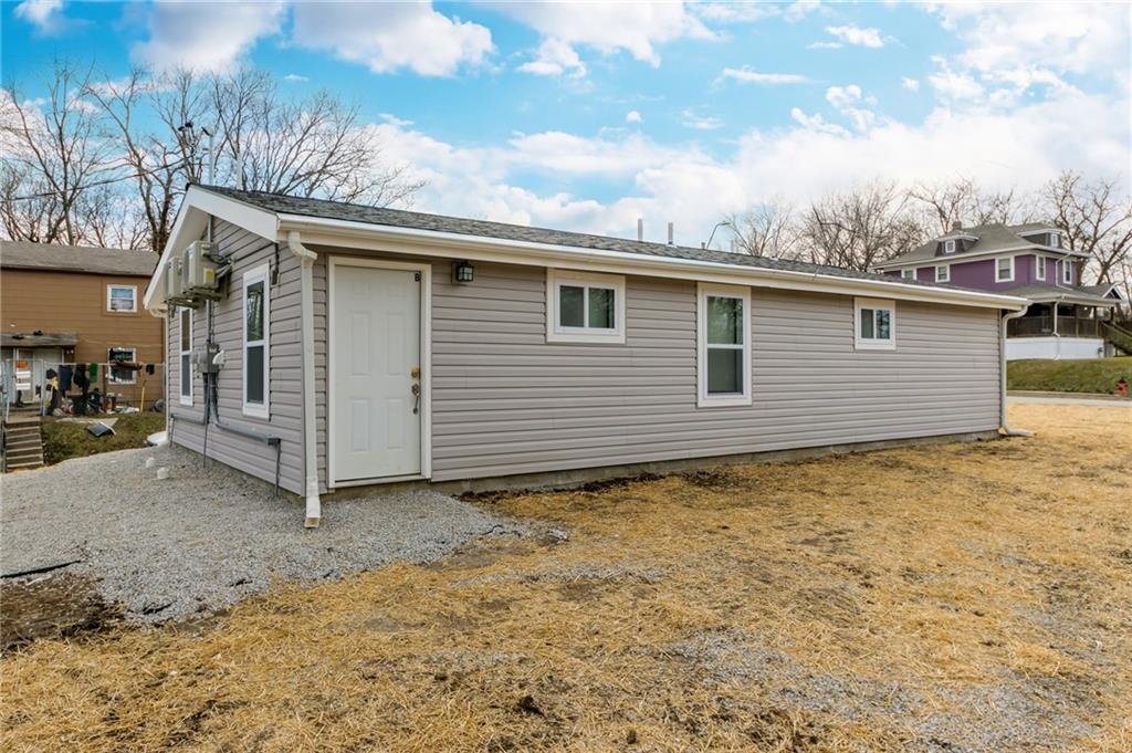2023 College Avenue Property Photo 3