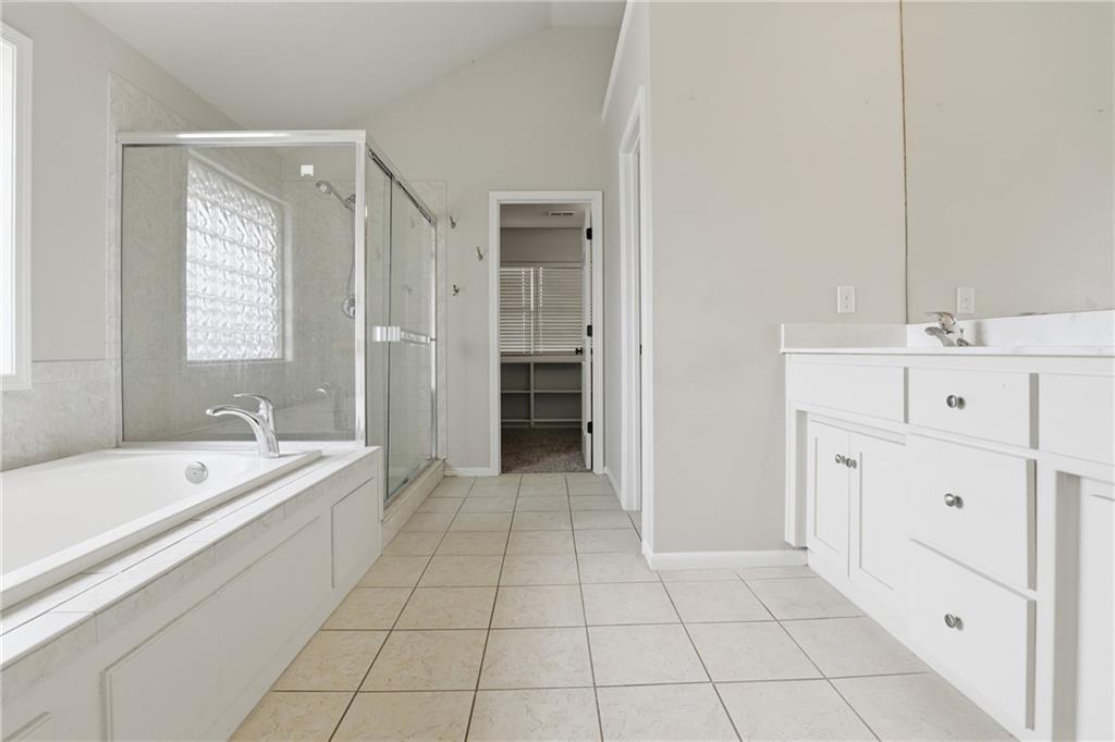 11104 Augusta Drive Property Photo 23