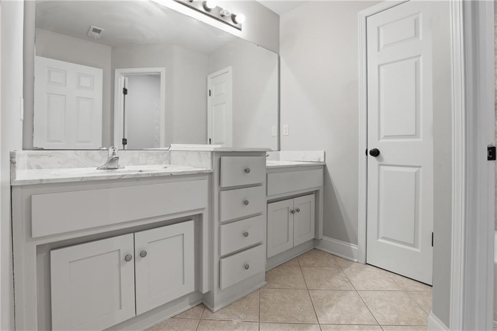 11104 Augusta Drive Property Photo 33