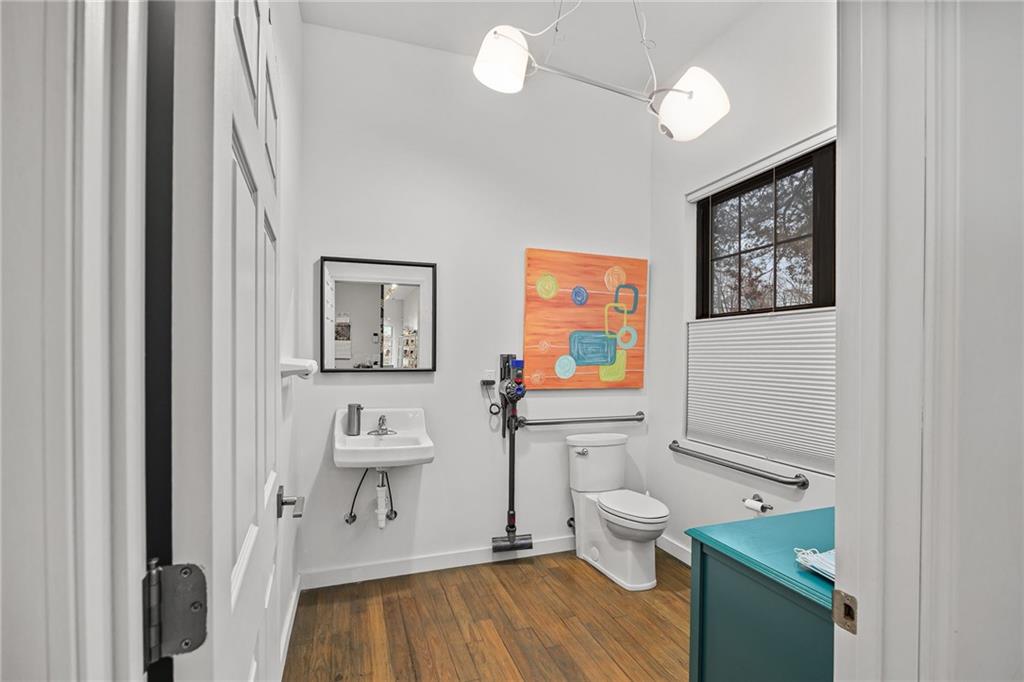 2702 Ashland Avenue Property Photo 18