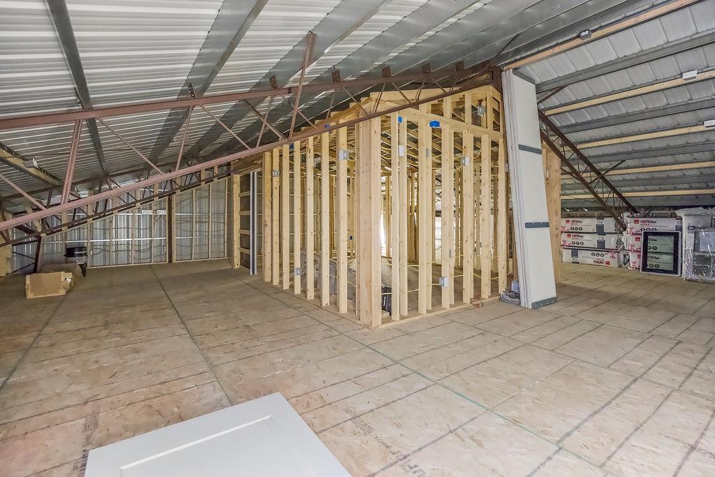 992 E 750 Road Property Photo 12