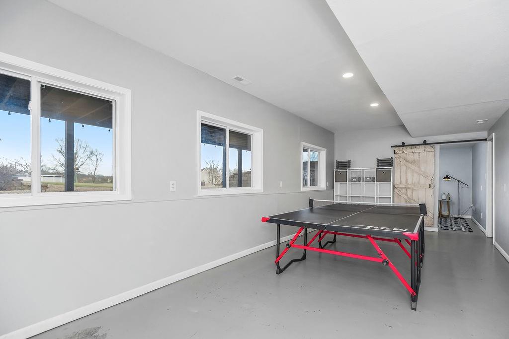 992 E 750 Road Property Photo 33