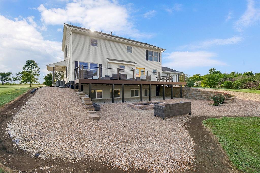 992 E 750 Road Property Photo 42