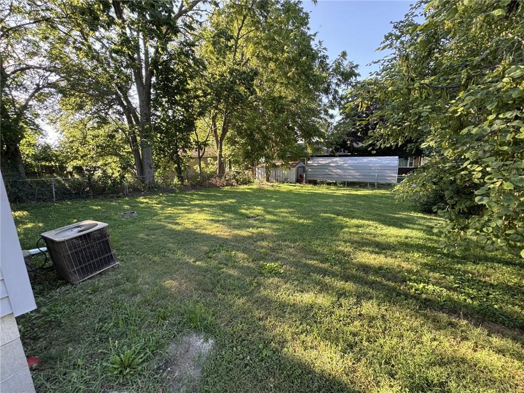204 W 3rd Street Property Photo 8