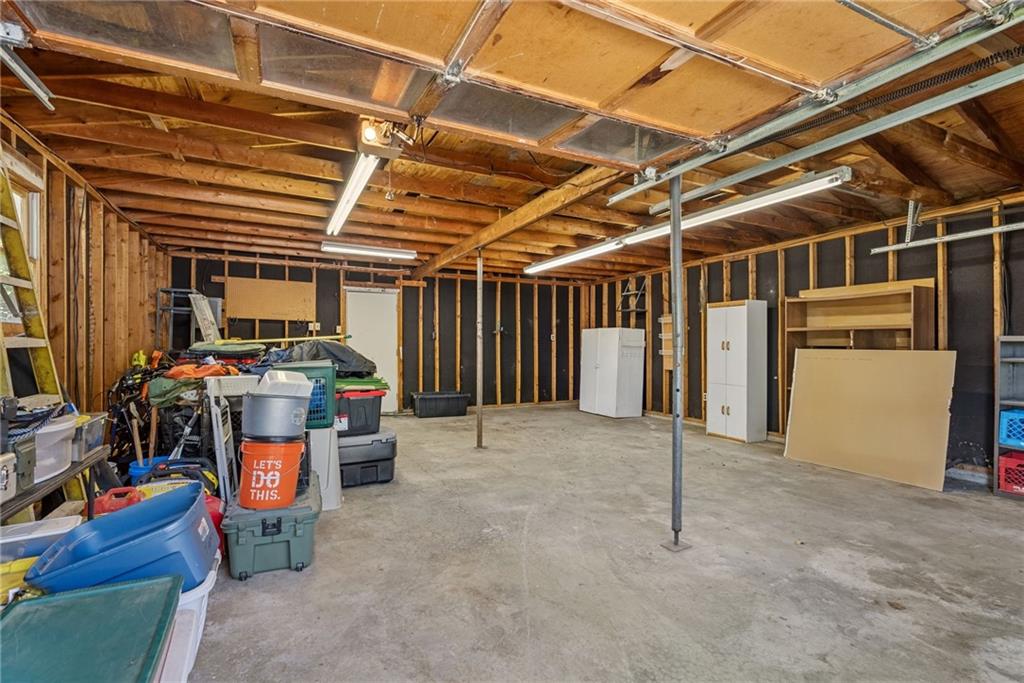 602 W Walnut Street Property Photo 6