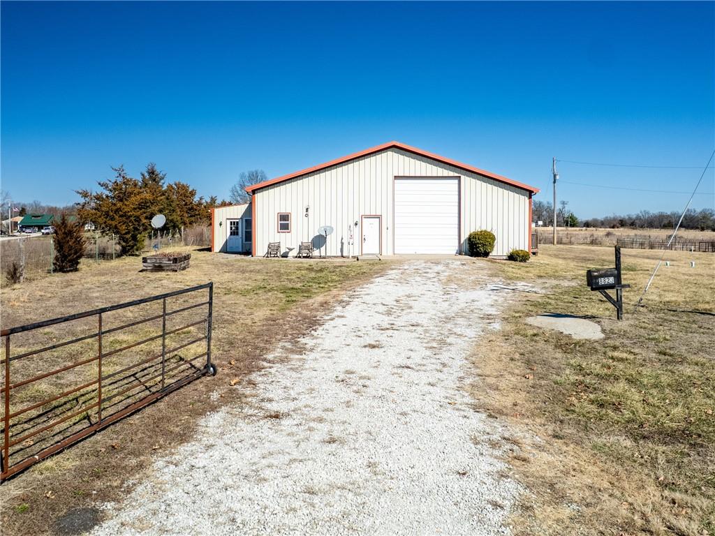 8823 Ne Oo Highway Property Photo 3