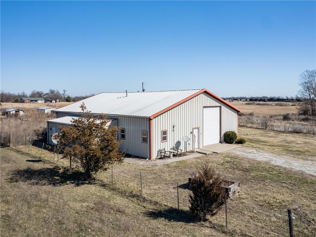 8823 Ne Oo Highway Property Photo 4
