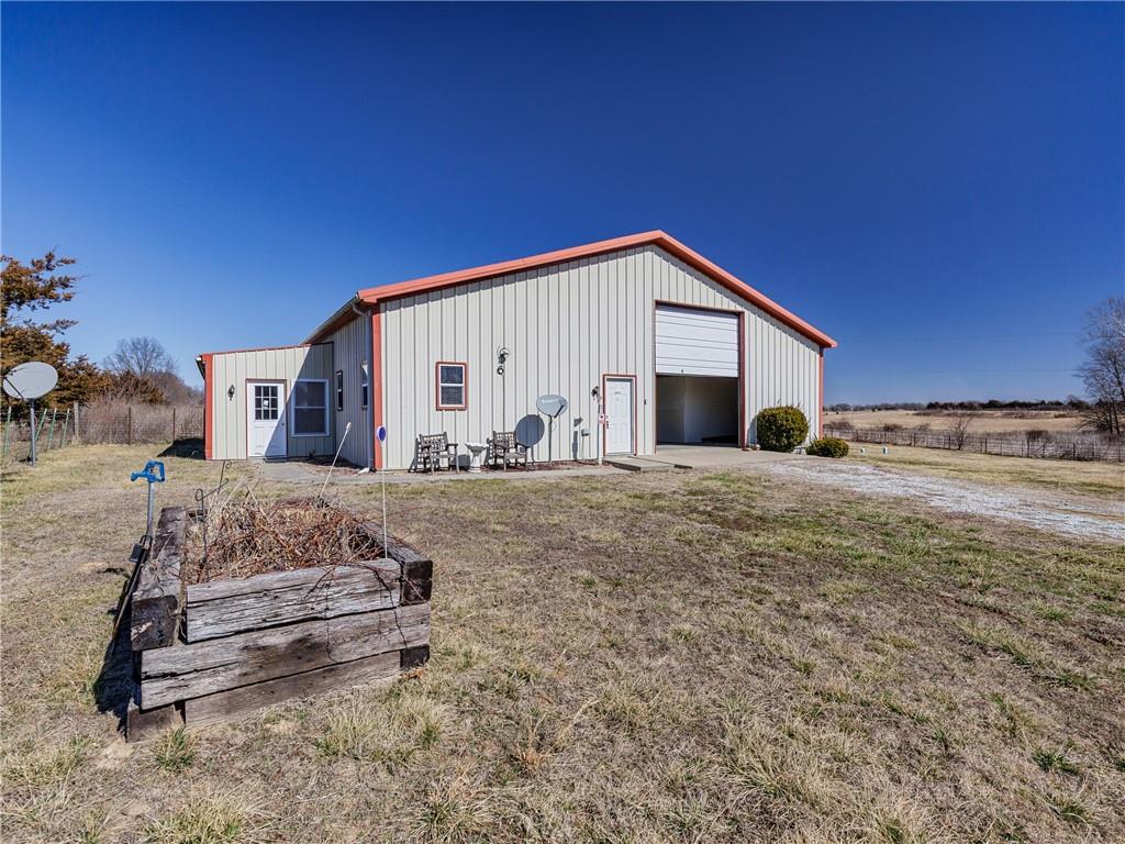 8823 Ne Oo Highway Property Photo 6