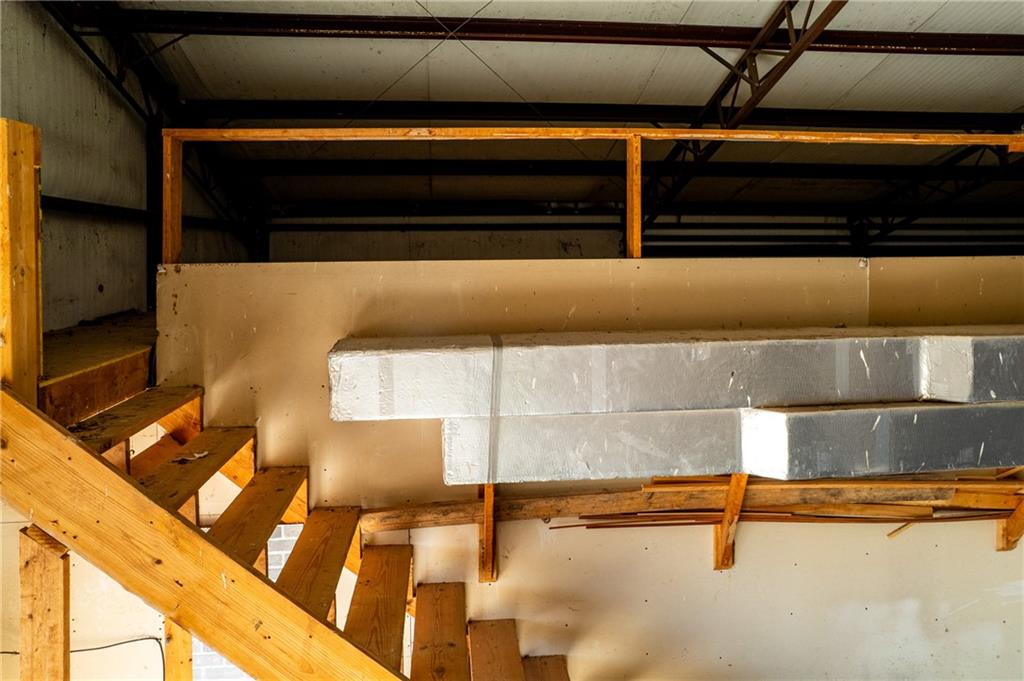 8823 Ne Oo Highway Property Photo 24