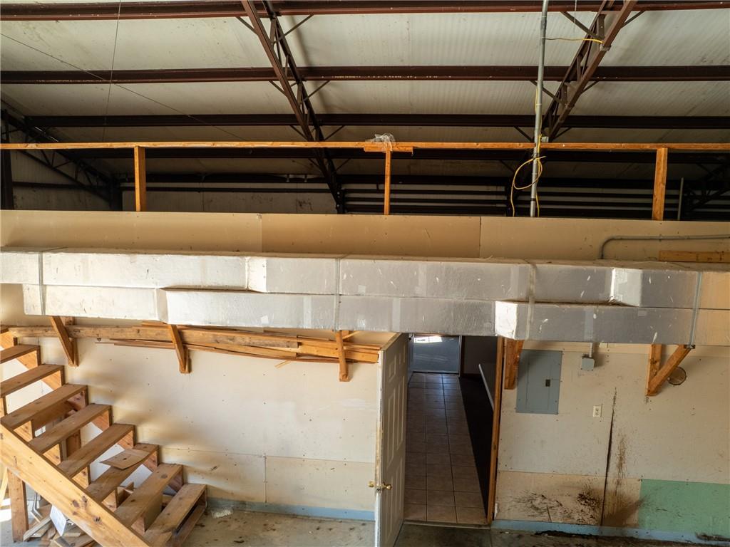 8823 Ne Oo Highway Property Photo 25