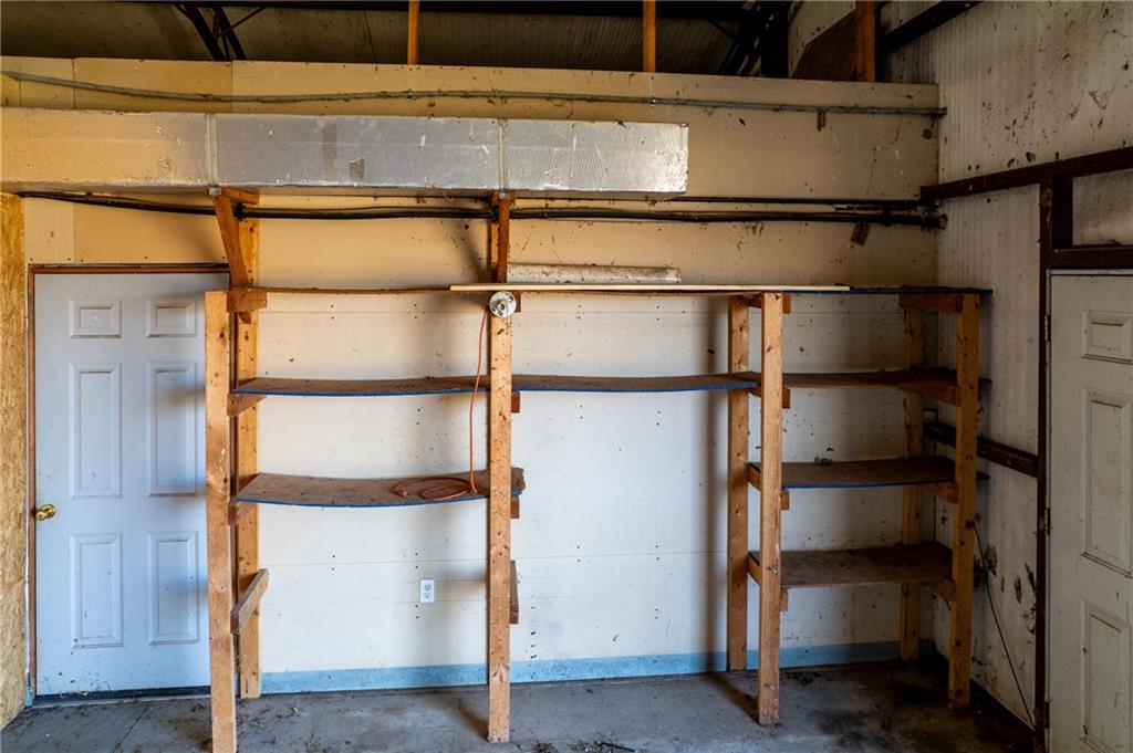 8823 Ne Oo Highway Property Photo 26