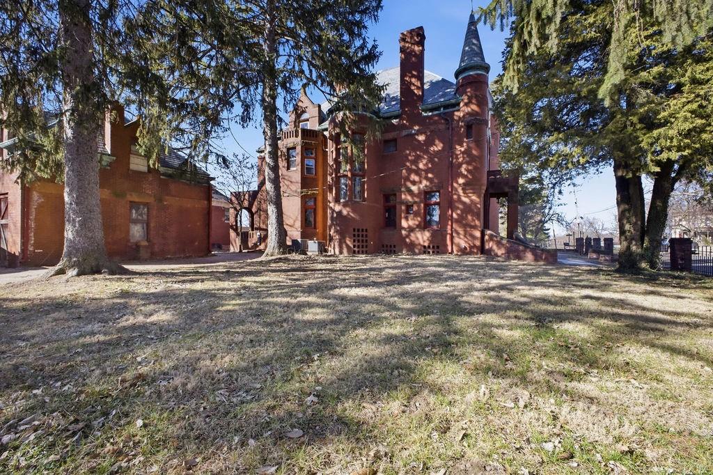802 Hall Street Property Photo 6