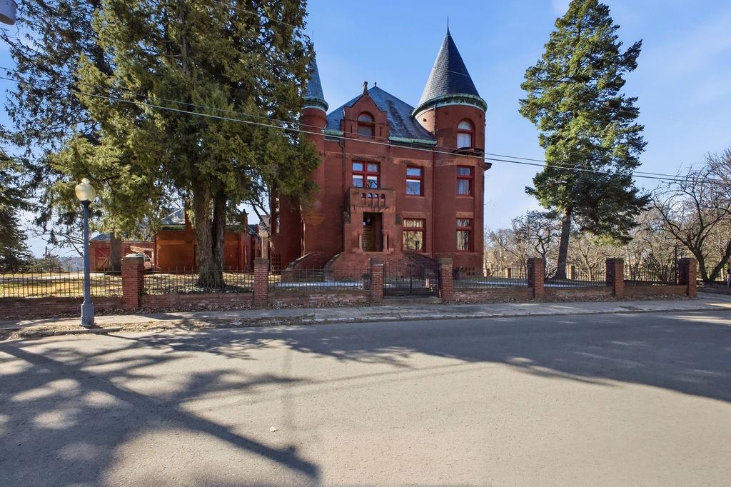 802 Hall Street Property Photo 10