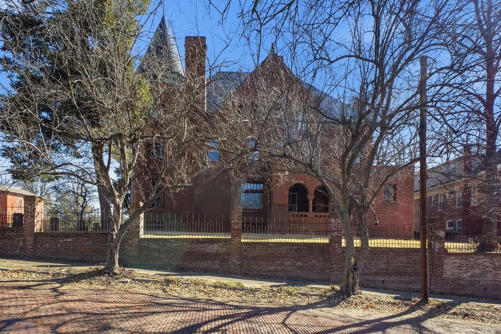 802 Hall Street Property Photo 15