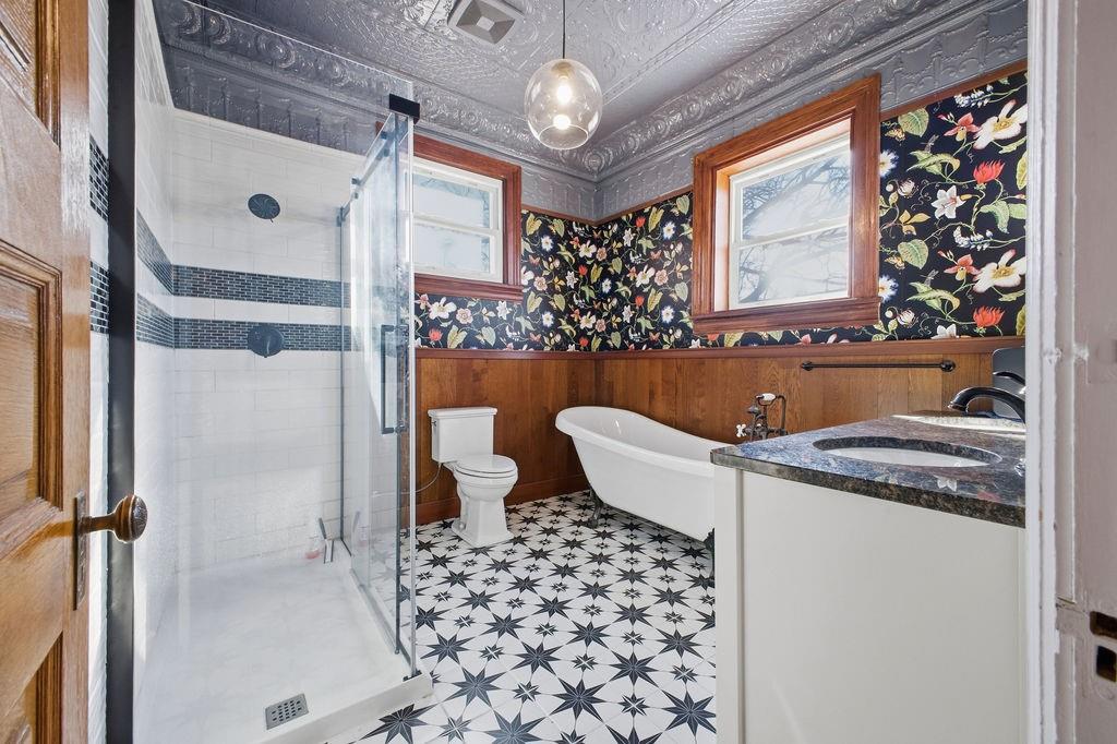 802 Hall Street Property Photo 84