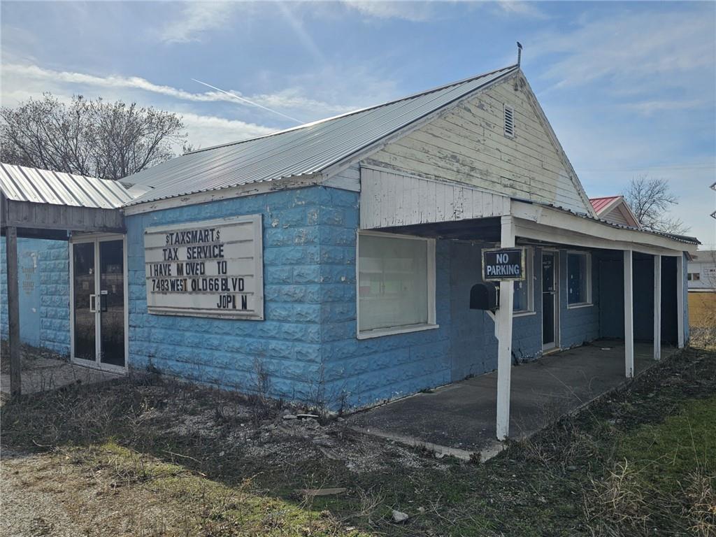 316 W 7th Street Property Photo 2