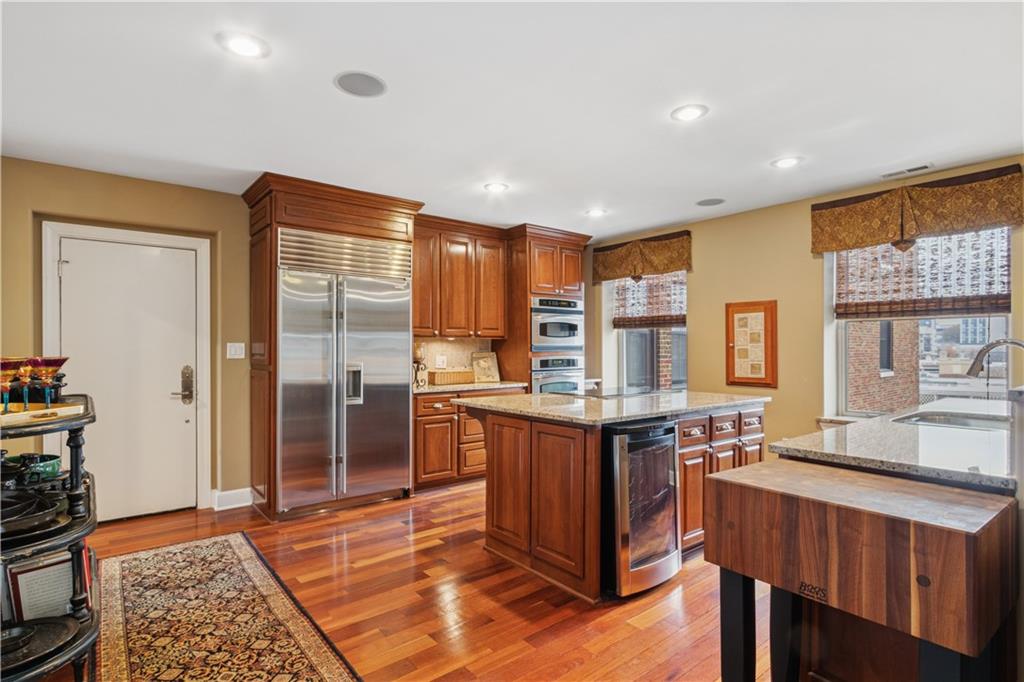 229 Ward Parkway Property Photo 6