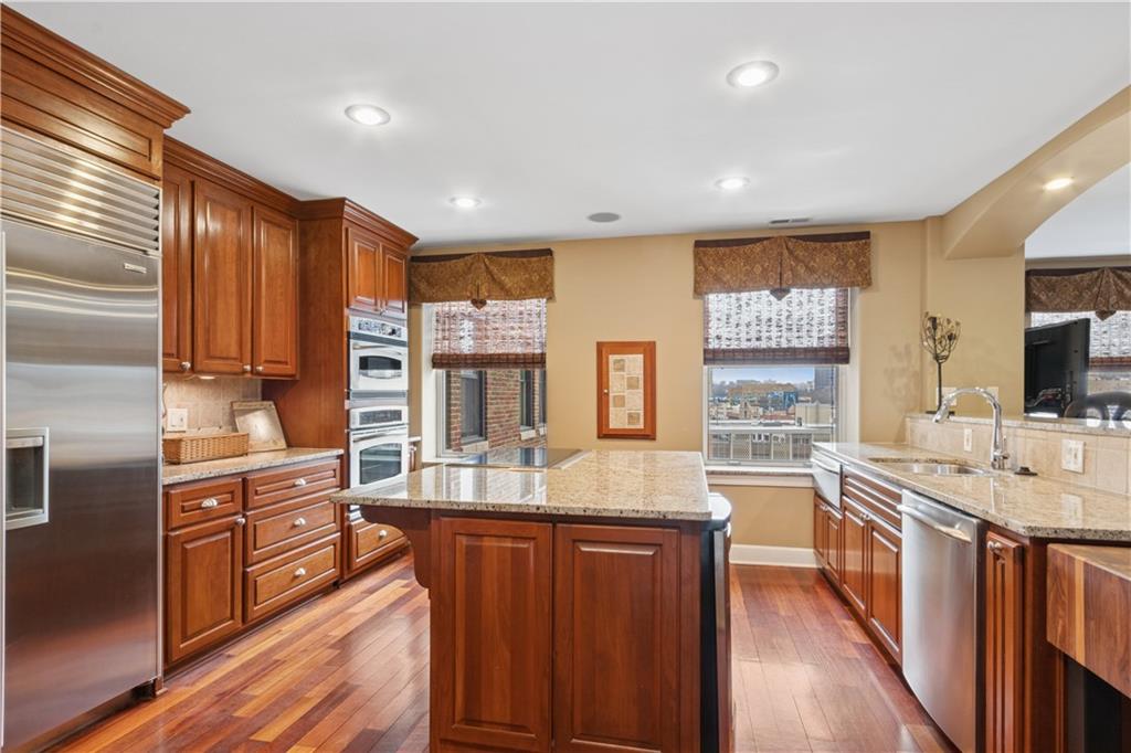 229 Ward Parkway Property Photo 7