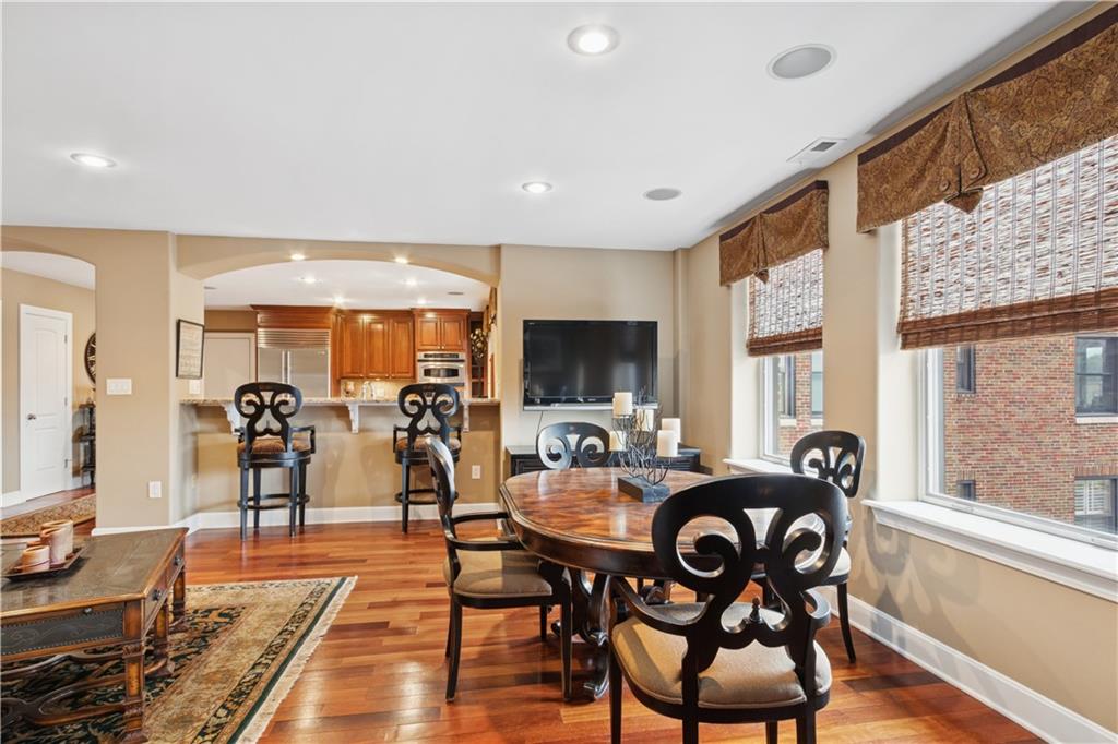 229 Ward Parkway Property Photo 9