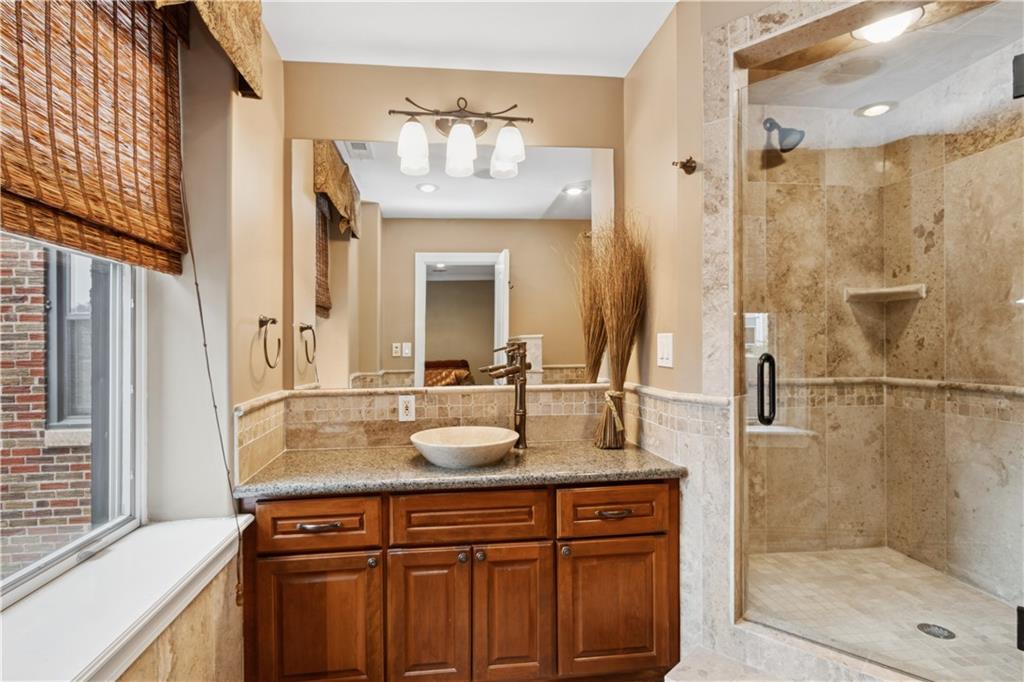 229 Ward Parkway Property Photo 15