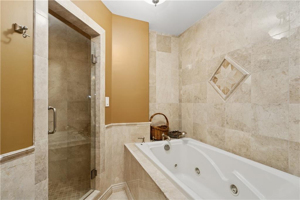 229 Ward Parkway Property Photo 17