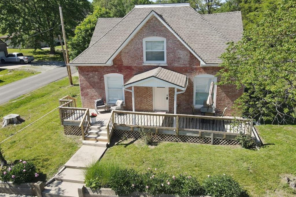 306 Lewis Street Property Photo 4